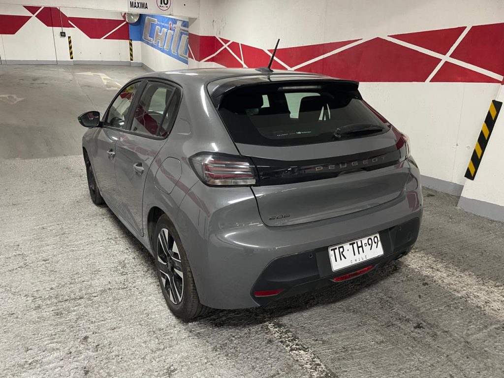 Peugeot 208 MCA 1.2 Active MT — foto 4